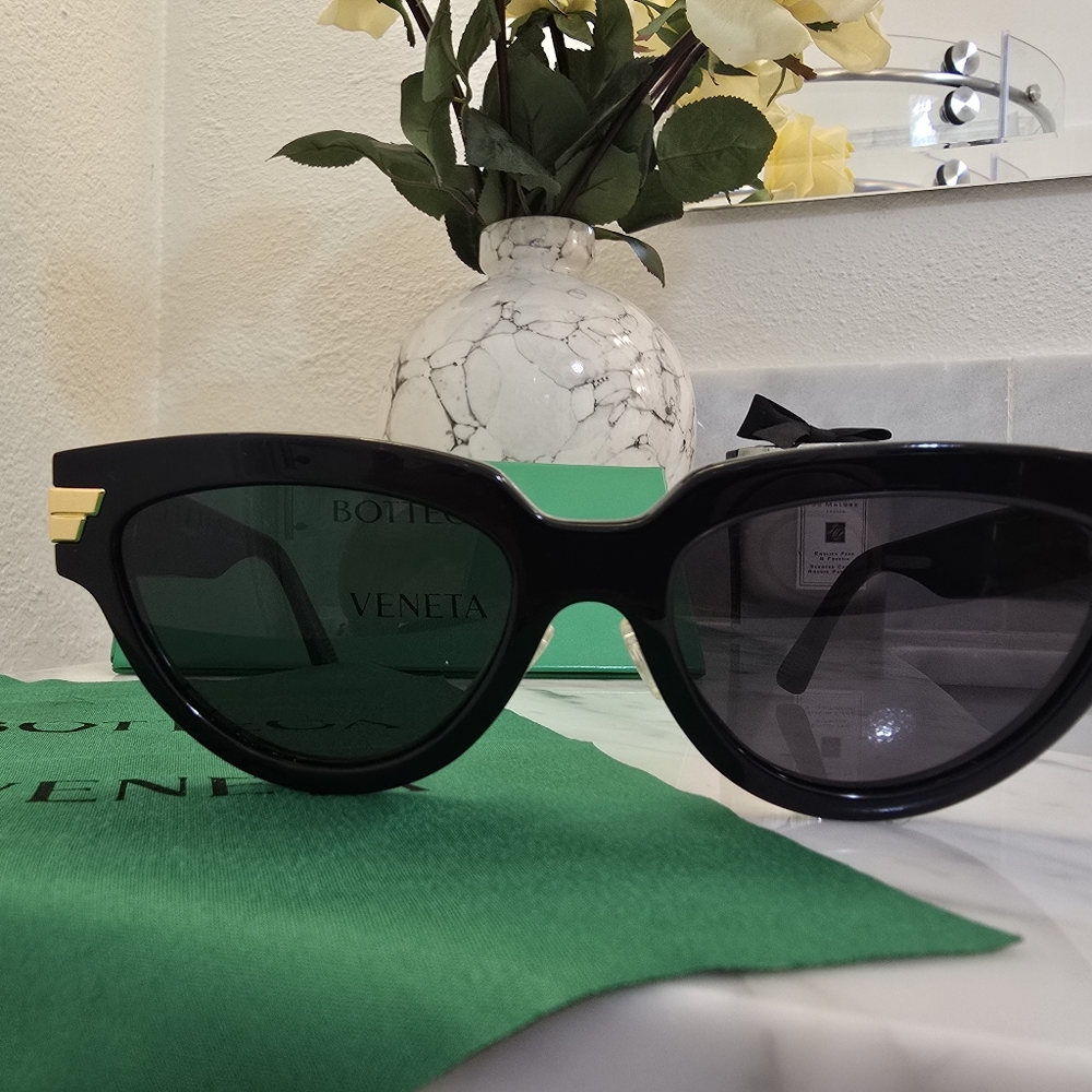 $525 Bottega Veneta BV1035S Black & Gold Cat Eye Sunglasses - Picture 9 of 11